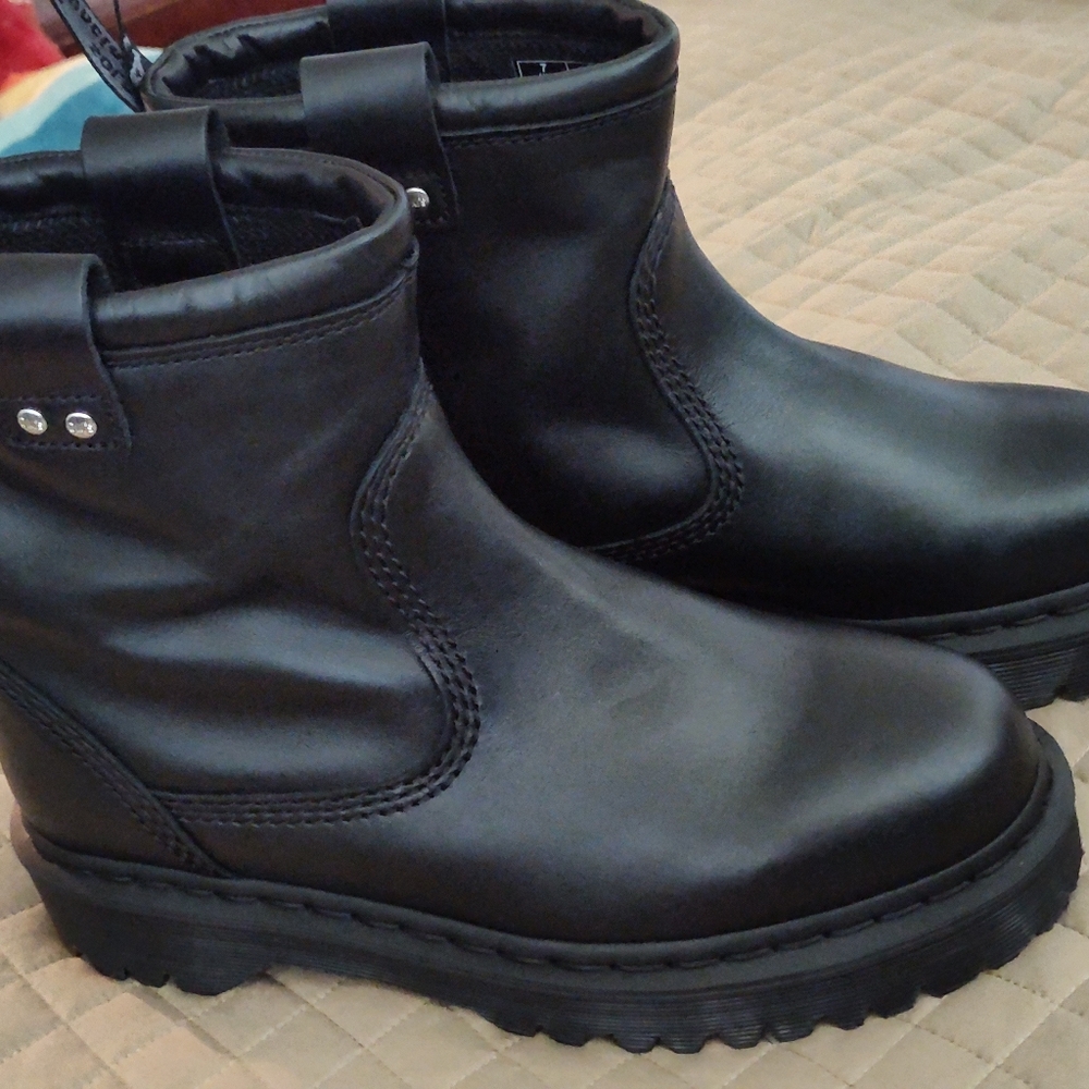 Black Leather Dr Martens Unisex Boots